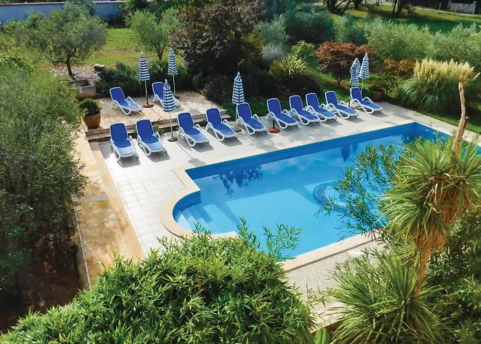 Апартаменты Nice Apartment In Basanija With Wifi *