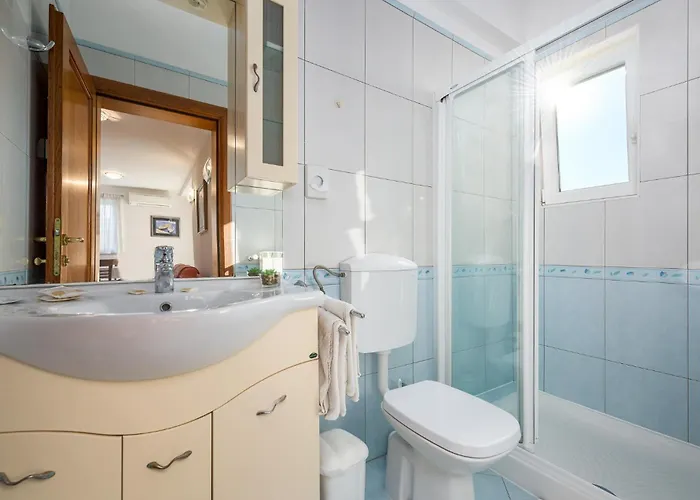 Nice Apartment In Basanija With Wifi Apartman *