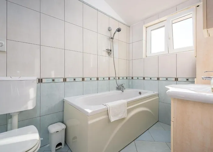 Apartman Nice Apartment In Basanija With Wifi
